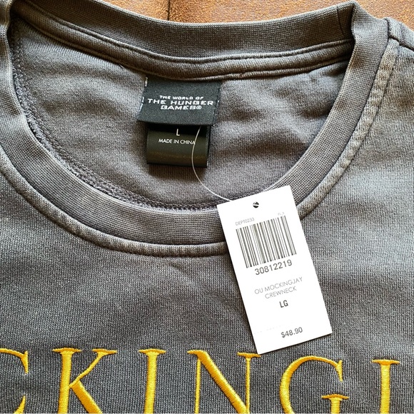 The Hunger Games Mockingjay Crew Neck Sweatshirt Box Lunch Exclusive NWT - Picture 2 of 6